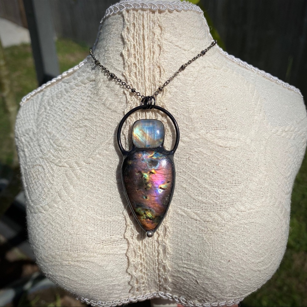 Pink & purple labradorite & rainbow moonstone necklace 💗🌈💜
